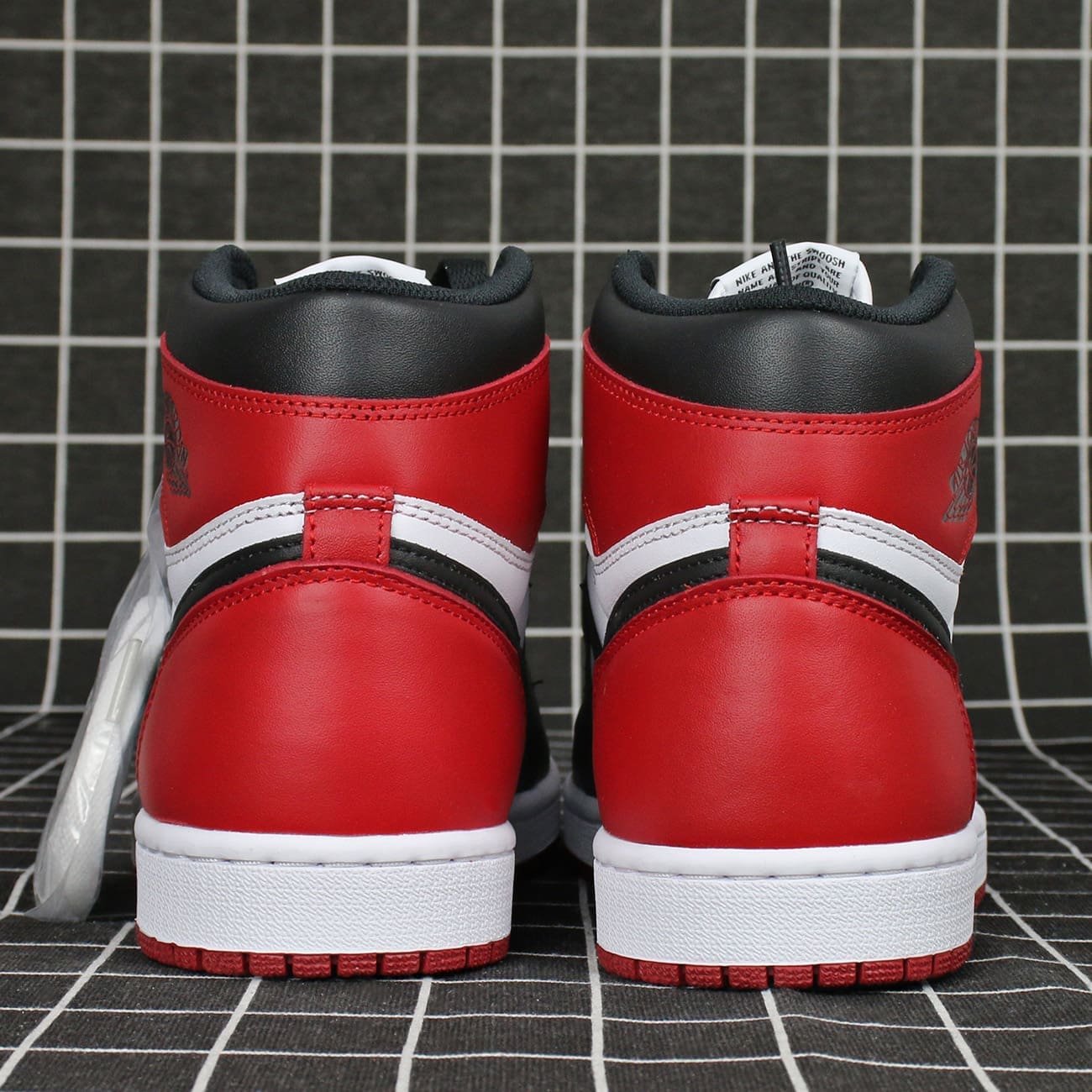 Air Jordan 1 Retro High OG Black Toe Replica