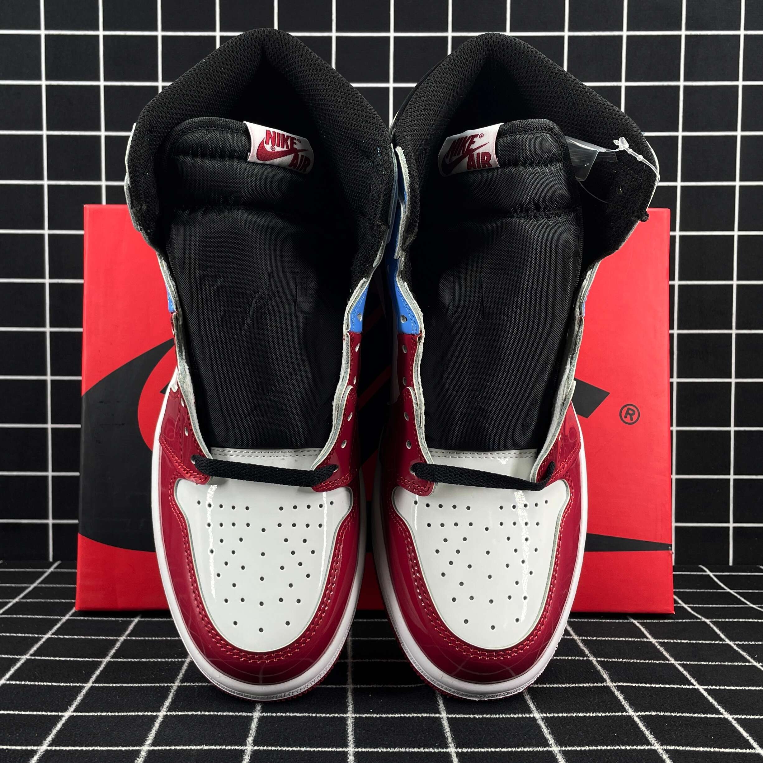 Jordan 1 Retro High Fearless UNC Chicago Replica