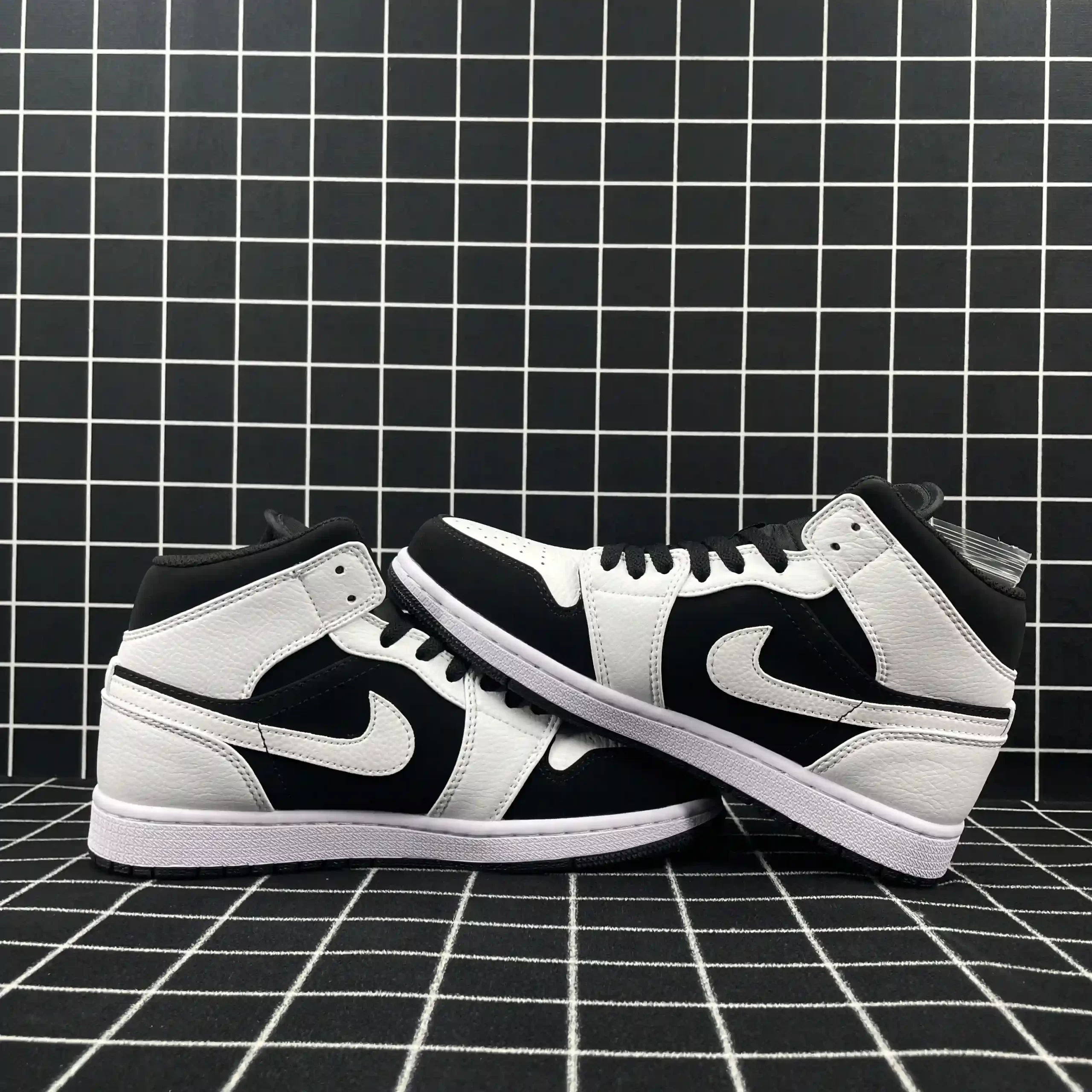 Air Jordan 1 Retro Mid Tuxedo Replica