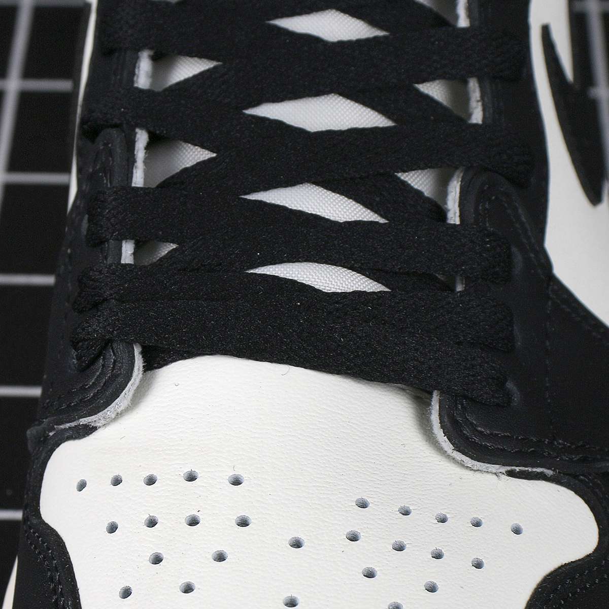 Air Jordan 1 Retro High OG Dark Mocha Replica