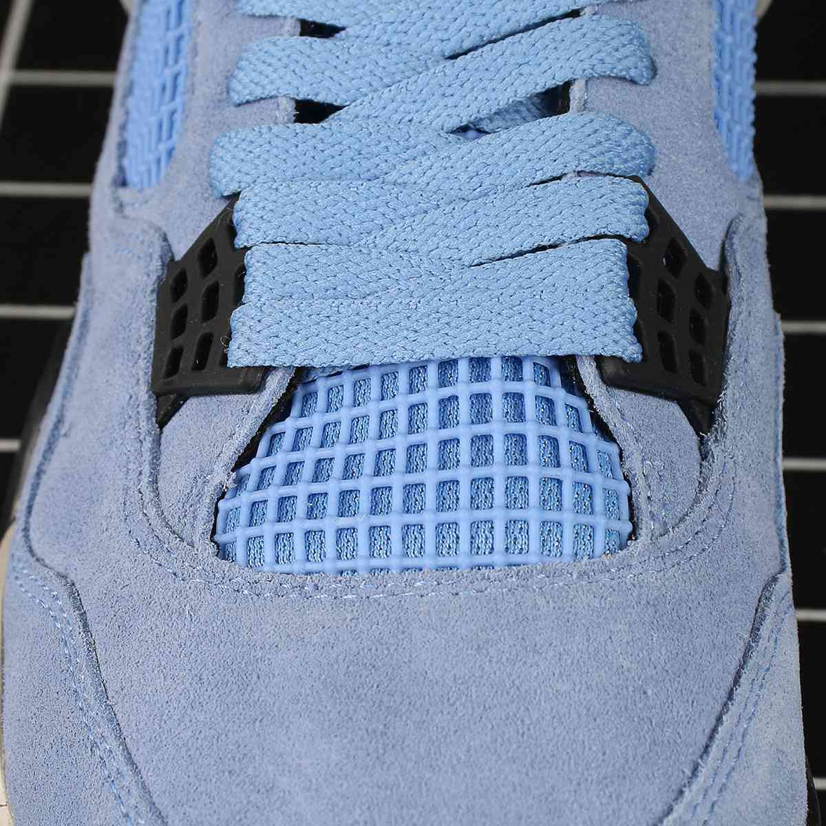 Air Jordan 4 Retro University Blue Replica