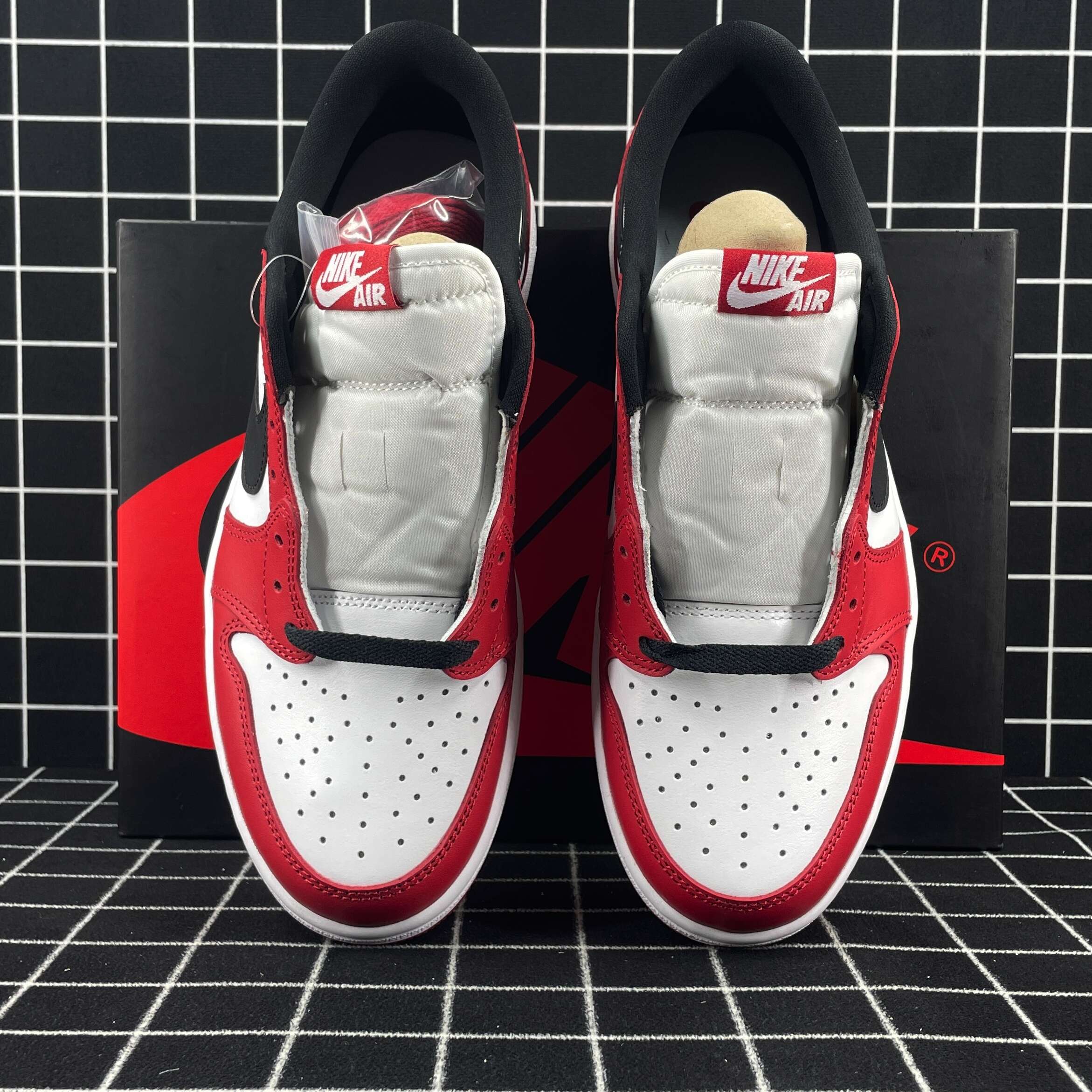 Jordan 1 Retro Low Chicago (2016) Replica