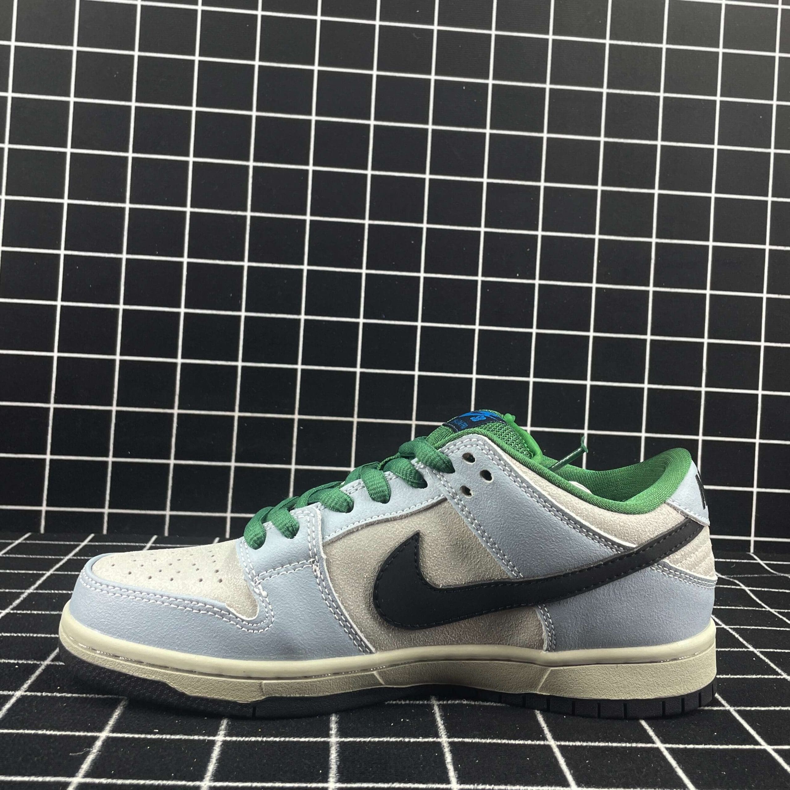 Nike Dunk SB Low Maple Leaf Central Park Replica