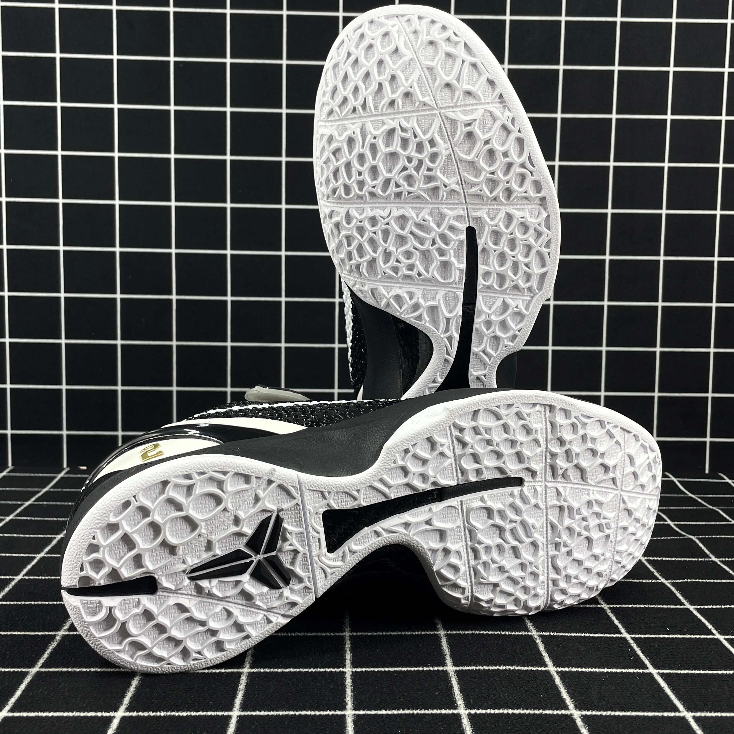 Nike Kobe 6 Protro Mambacita Sweet 16 Replica