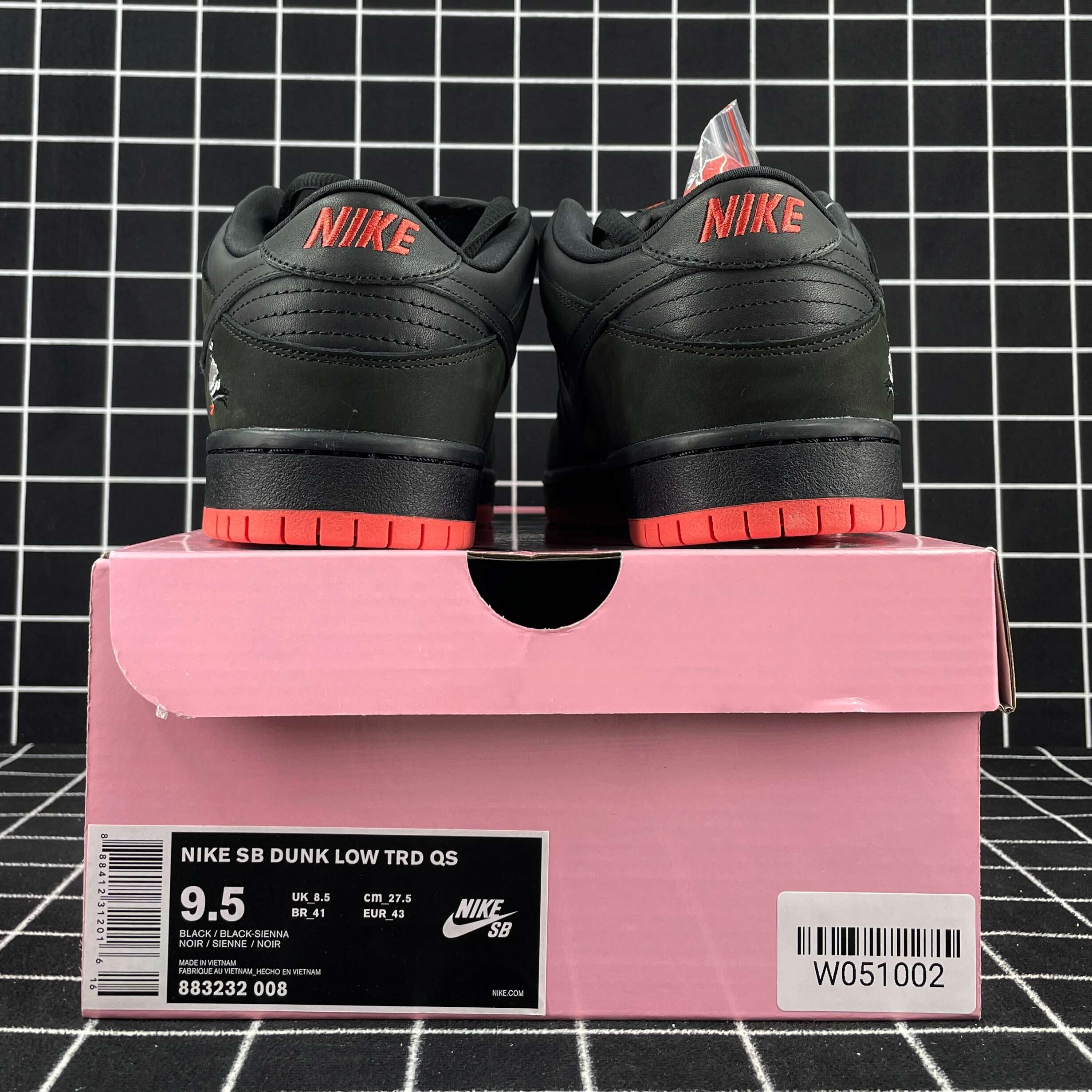 Nike SB Dunk Low Black Pigeon Replica