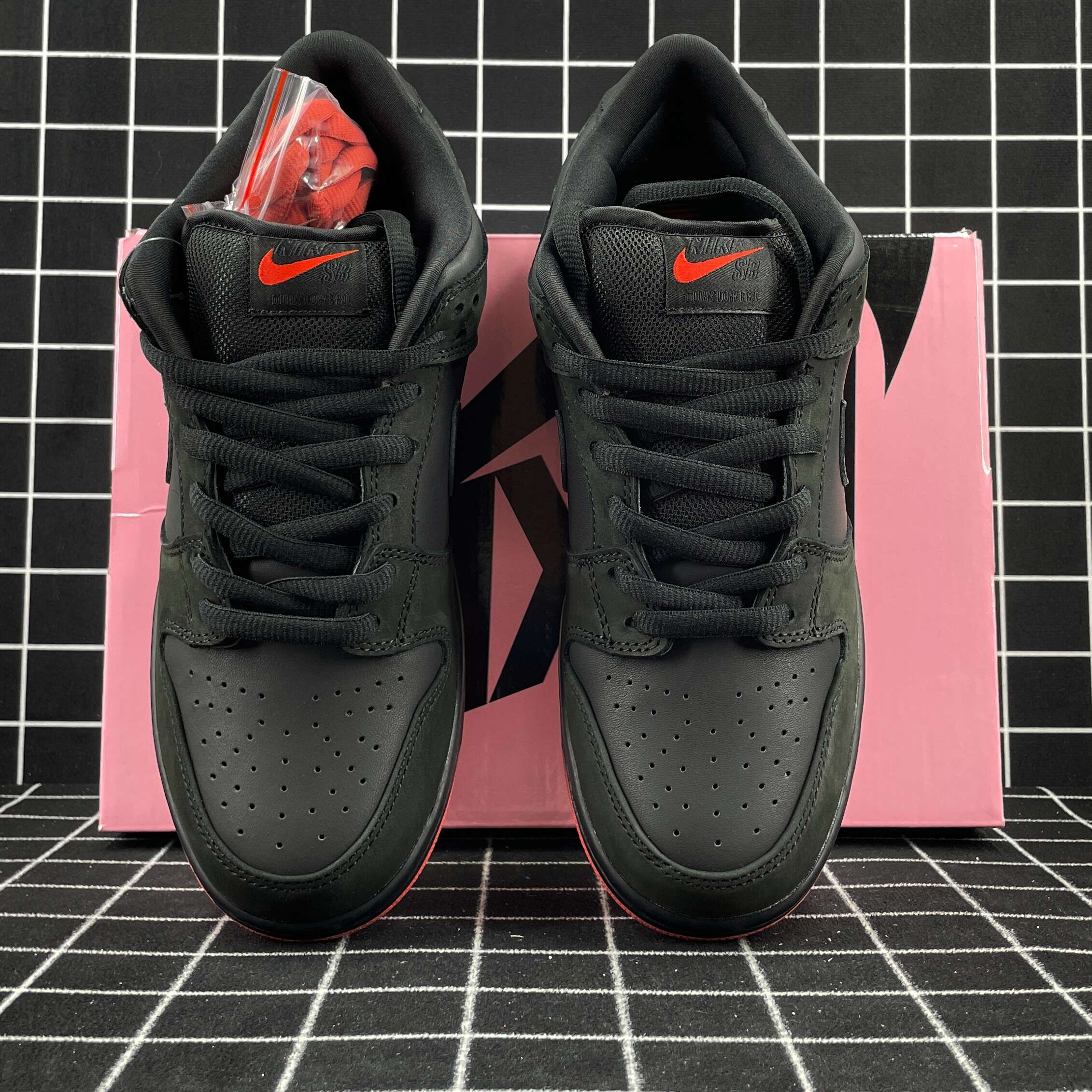 Nike SB Dunk Low Black Pigeon Replica