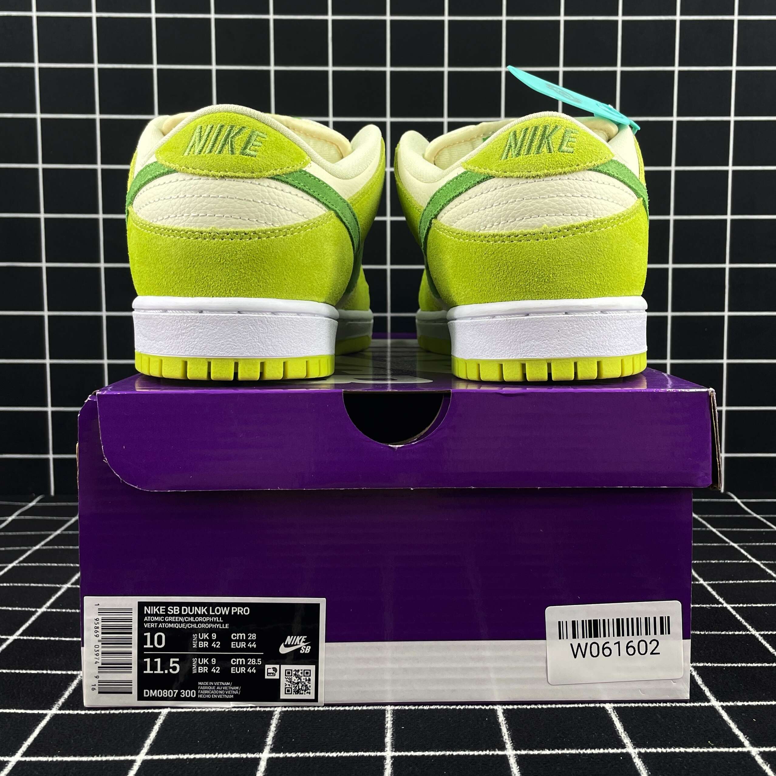 Nike SB Dunk Low Green Apple Replica