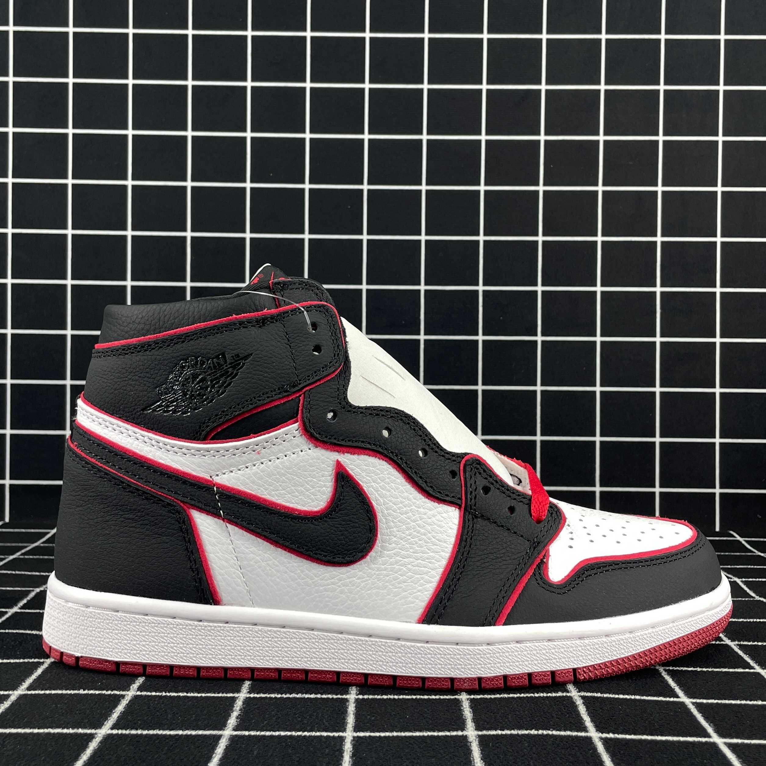 Air Jordan 1 Retro High OG Bloodline Replica