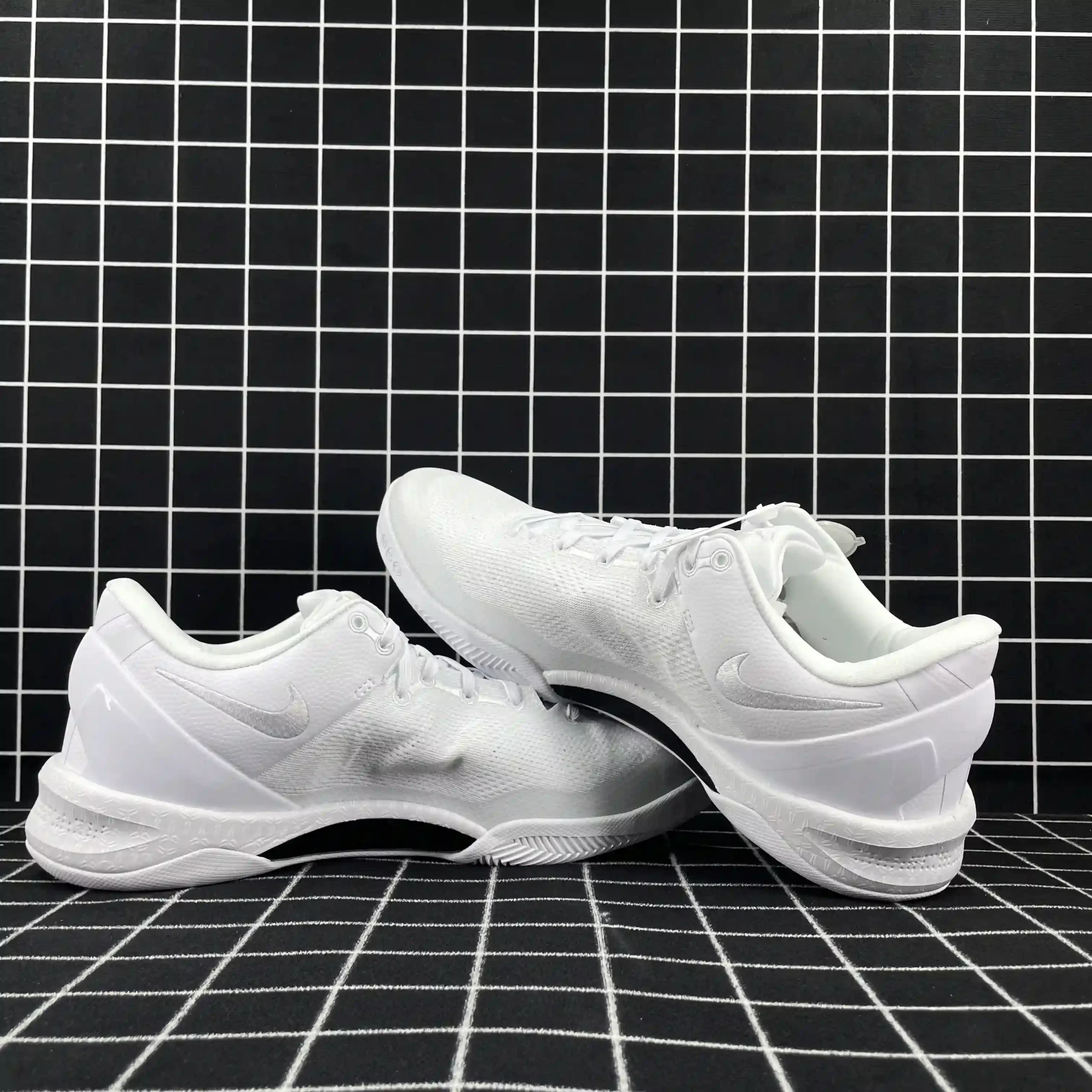 Nike Kobe 8 Protro Halo Replica