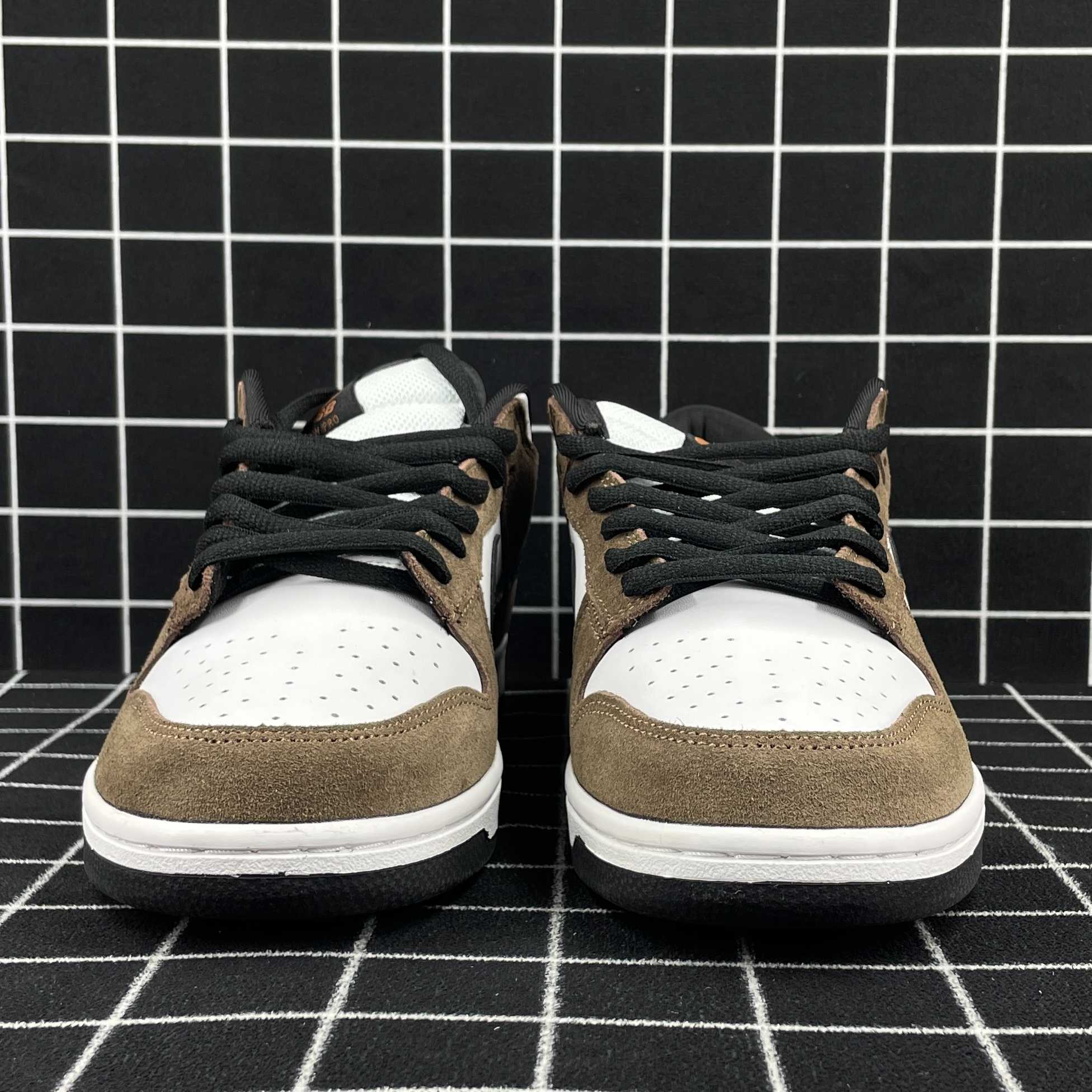 Nike SB Dunk Low White Black Trail End Brown Replica