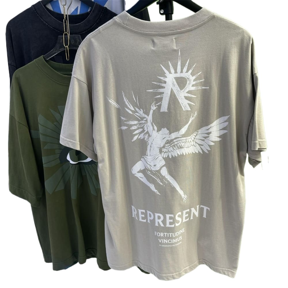 Rep Sun Wing God Character Slogan Tee