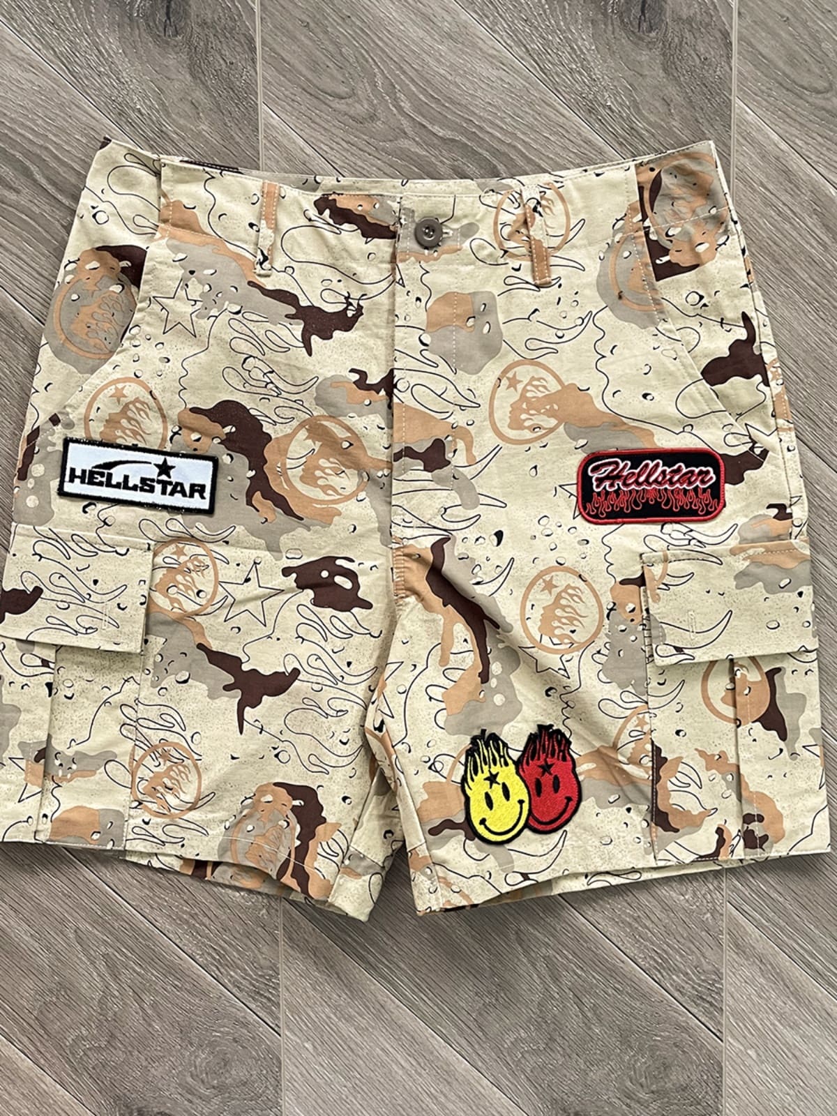 H*lst*r studios embroidery camouflage shorts