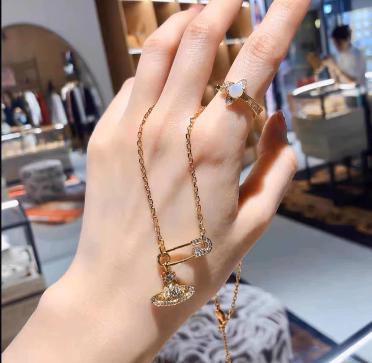 u1u1enne westwood saturn pearl necklace silver