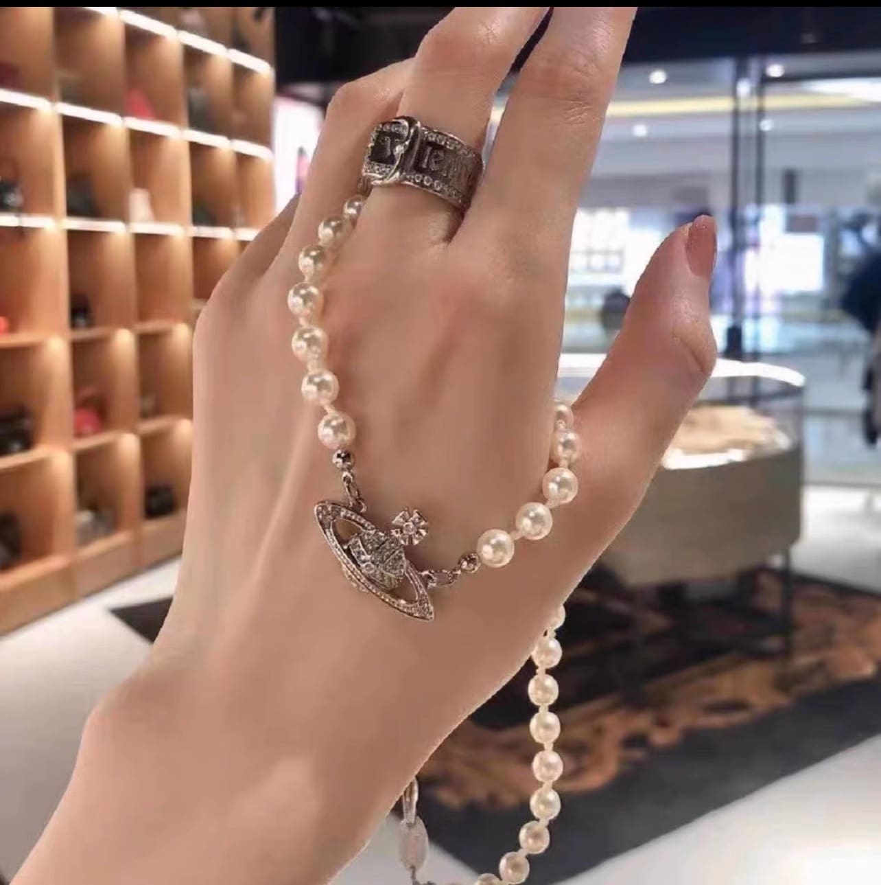 u1u1enne westwood saturn pearl necklace silver