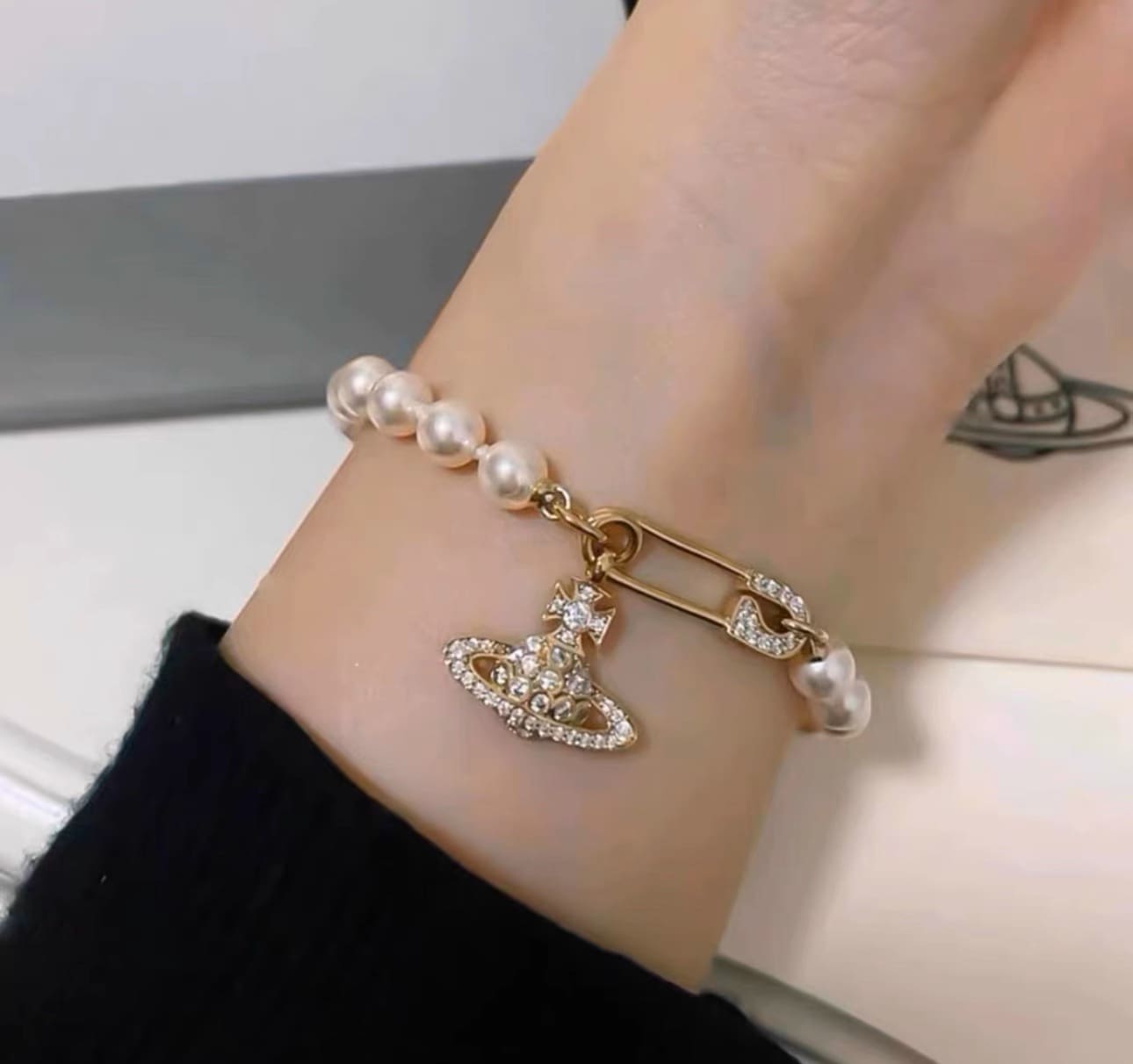 u1u1enne westwood saturn pearl necklace silver